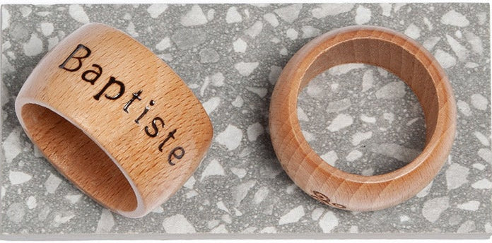 Rond de serviette en bois gravé
